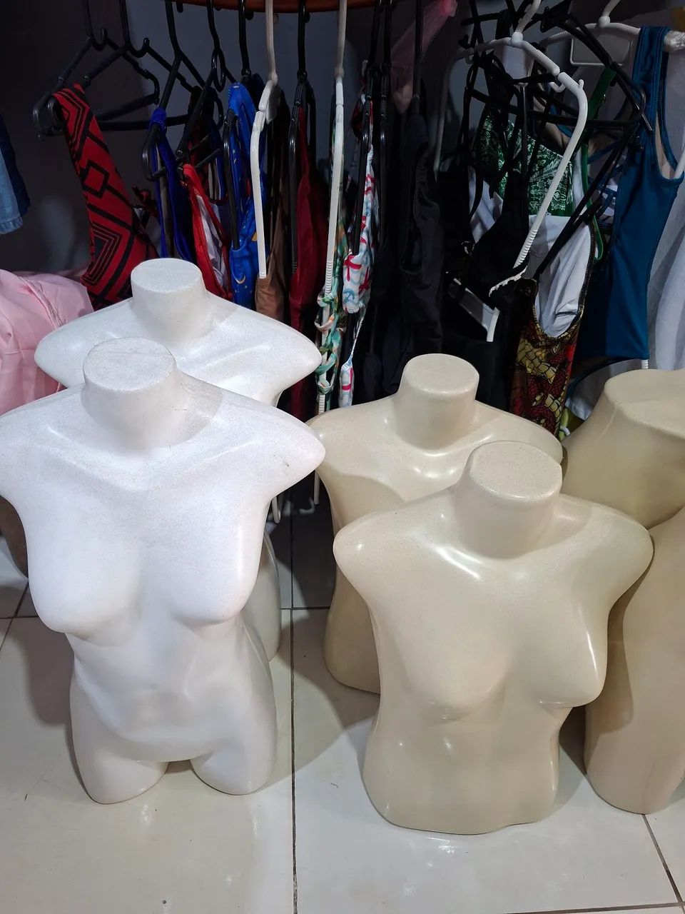 Vendo manequins busto quadril 30 reais - Foto 3