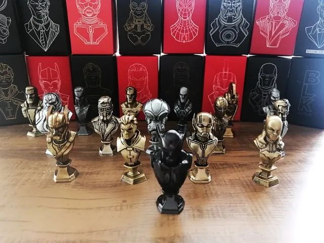 Coleção Bustos Omelete Box (Marvel e DC) - Foto 4