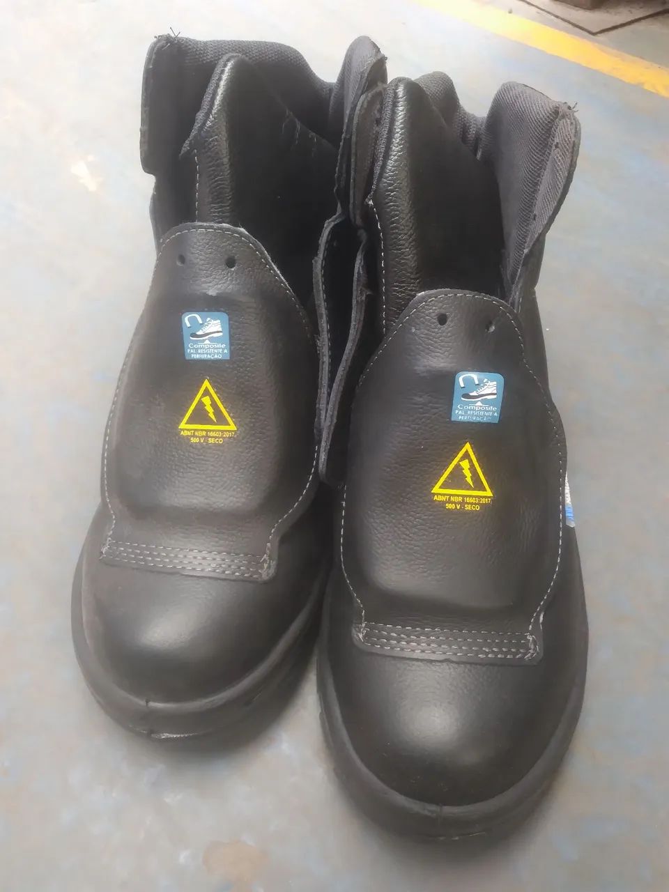 Vendo bota segurança R$ 150