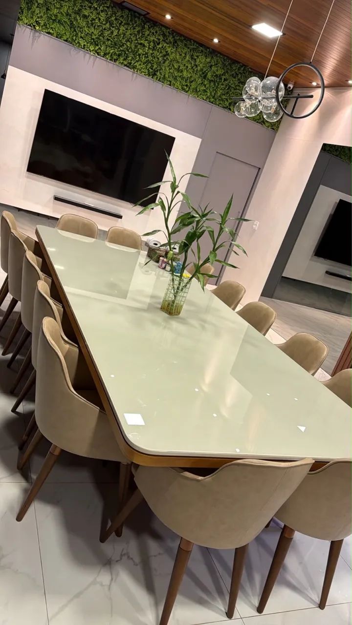 Mesa de jantar 14 lugares com cadeiras couro - Foto 3