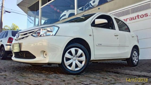 Toyota Etios 1.3 Mecânico Branco 2016