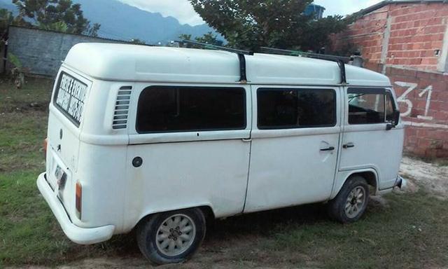 Kombi vendo ou troco - Foto 4