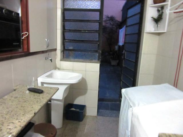 Linda casa colonial no carlos prates! 03 qtos. 01 suíte. 03 banhos. 01 varanda. 03 vagas. - Foto 14