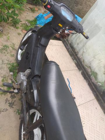 Vendo traxx boa toda só pega e andar vendo por 1300 preços a negociar