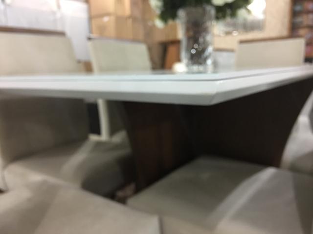 Mesa REAL seis cadeiras de madeira e pintura laka luxo - Foto 2