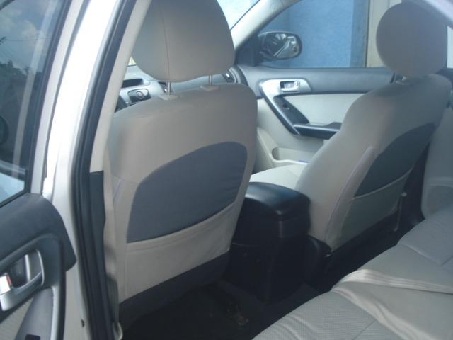 Kia Motors Cerato 2010/2011 - Foto 12