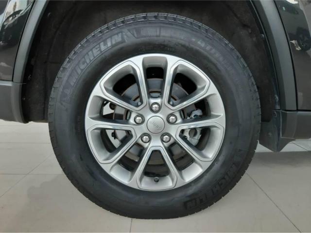 Jeep Grand Cherokee Laredo 3.6 V6 4x4 - Foto 13
