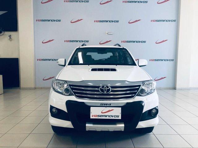 Hilux SW4 Diesel 3.0 - 4x4 7 lugares Completa - Foto 9