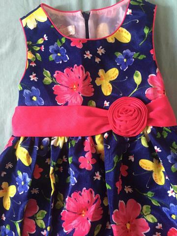 Vendo Lindo Vestido infantil 5 aninhos - Foto 3