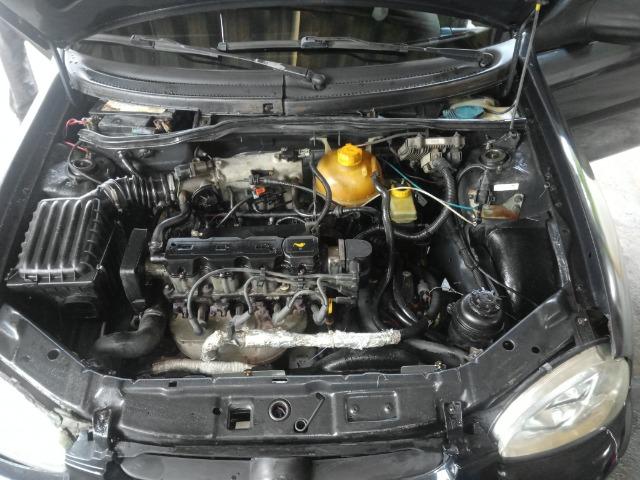 Corsa Classic 1.0 Ano 2005 - Foto 9