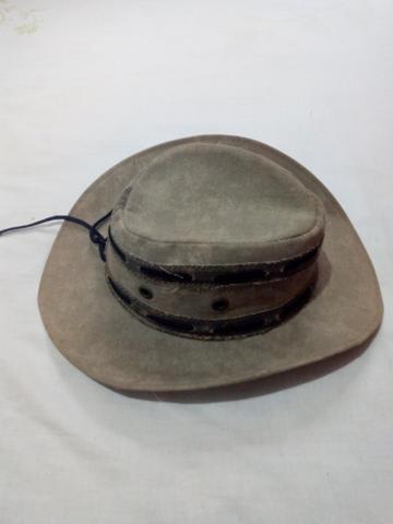Vendo um Chapéu Cowboy de Couro simples cor cinza (veja descrição)