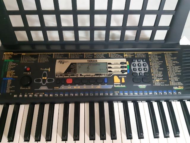 Teclado Yamaha PSR-B20 ótimo estado - Foto 3
