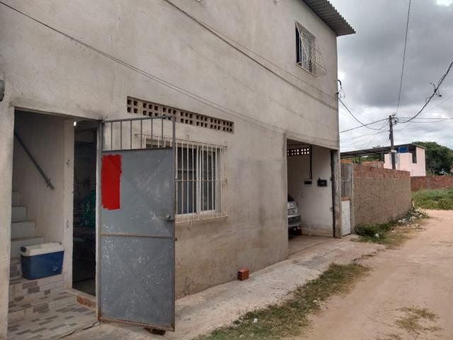 Aluga-se casa no nobre