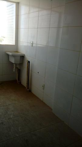 (EJ. Excelente apartamento em Porcelanato - Candeias - 2 Quartos (Suíte) - Foto 2