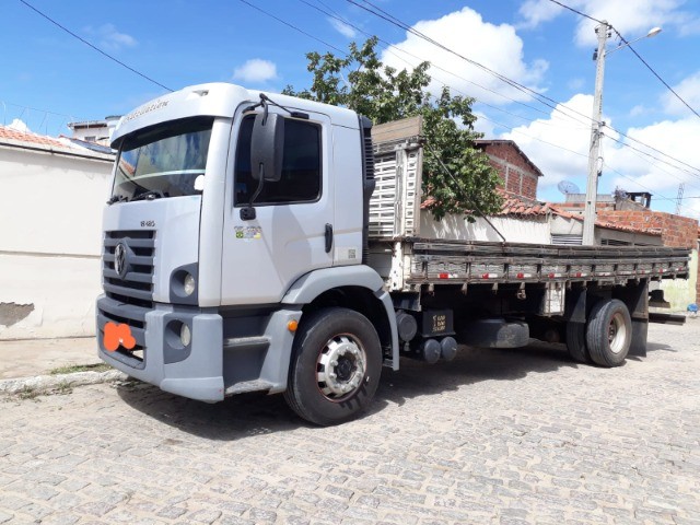 CAMINHÃO 15-180