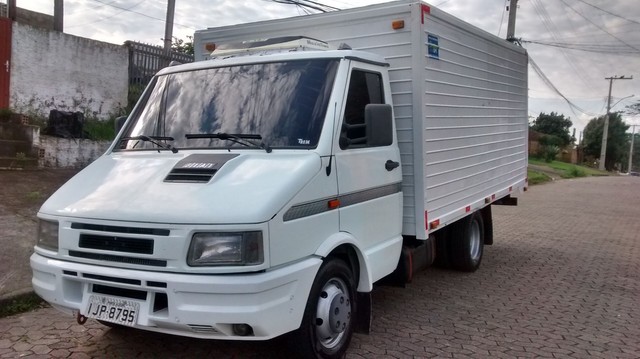 CAMINHÃO IVECO 3510 ANO 2000 INTEIRO