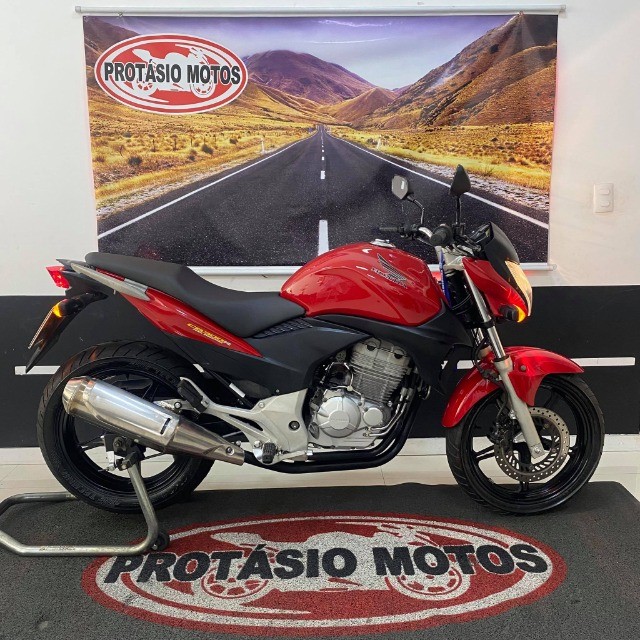 HONDA CB 300R 2011