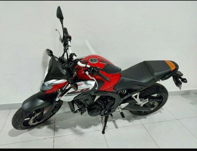 HONDA CB650F SUPER NOVA
