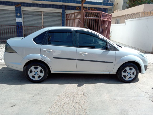 FIESTA SEDAN 1.6