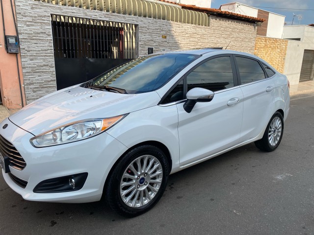 NEW FIESTA TITANIUM AUTOMÁTICO CARRO SEM DETALHES TOP DA CATEGORIA