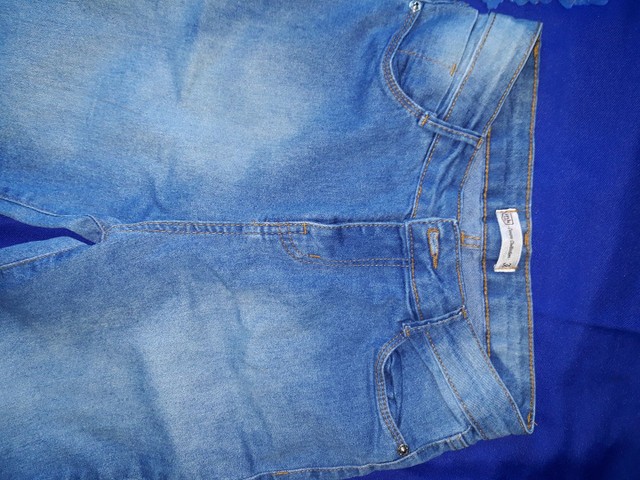 Calça jeans Feminina Tam 38 veste 36, tamanho pequeno  - Foto 4