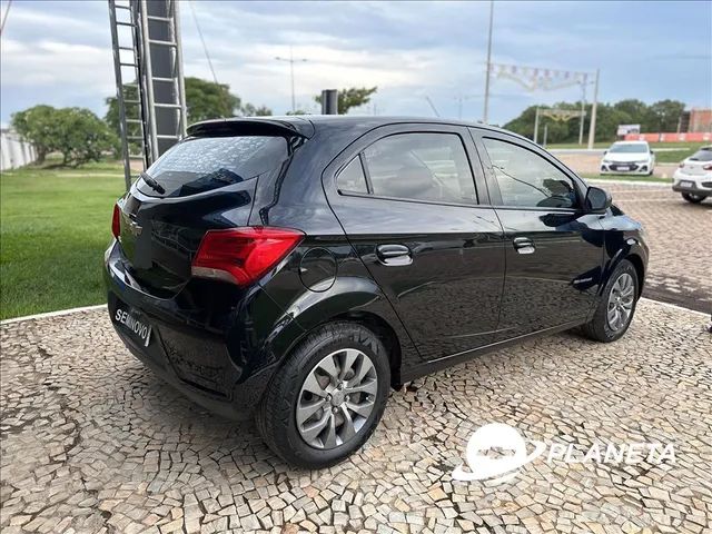 CHEVROLET ONIX 1.4 MPFI ADVANTAGE 8V FLEX 4P AUTOMÁTICO - Foto 3