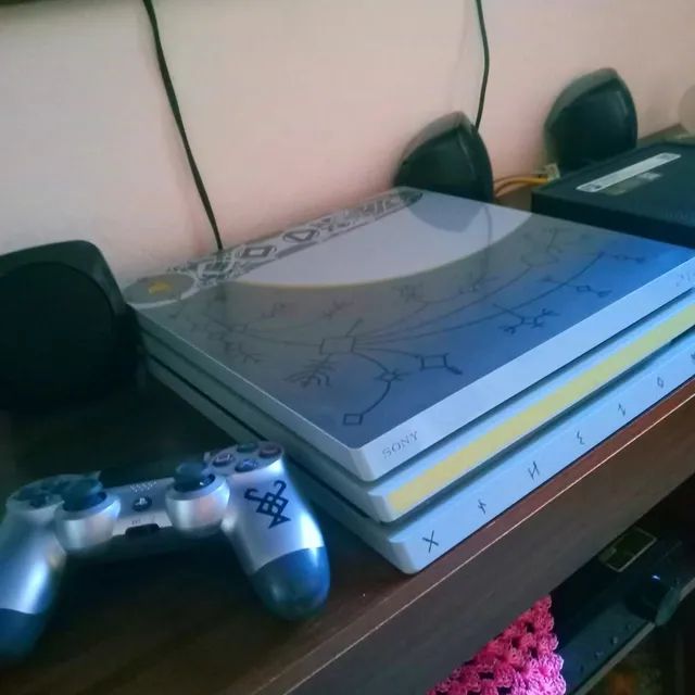 Vendo ps4 pro 1 tera - Videogames - Nossa Senhora das Graças