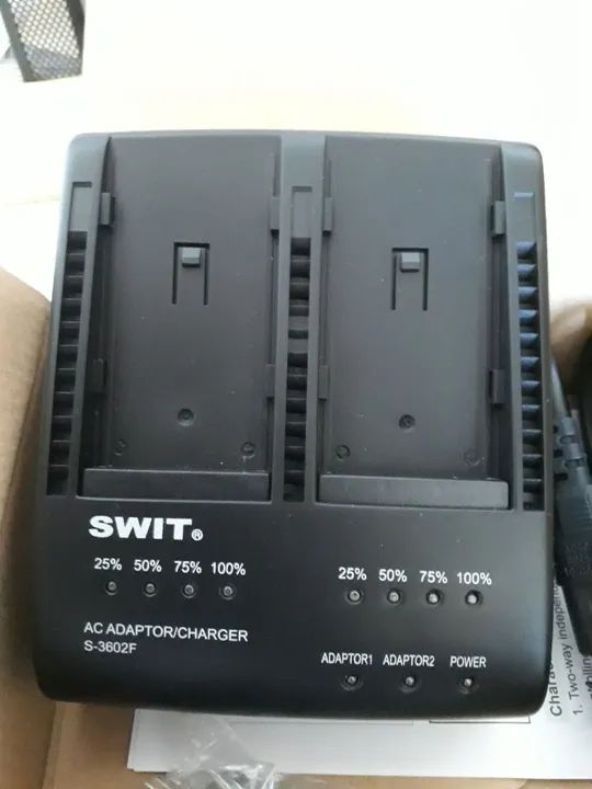 Carregador Swit p/ 2 Baterias Sony NPF  - Foto 4