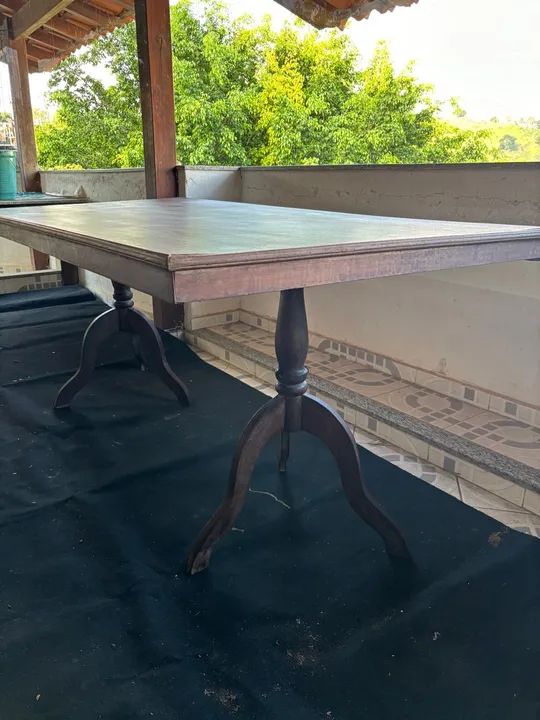 Mesa de madeira maciça