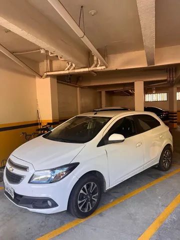 CHEVROLET ONIX 2015 Usados e Novos - Macaé, RJ