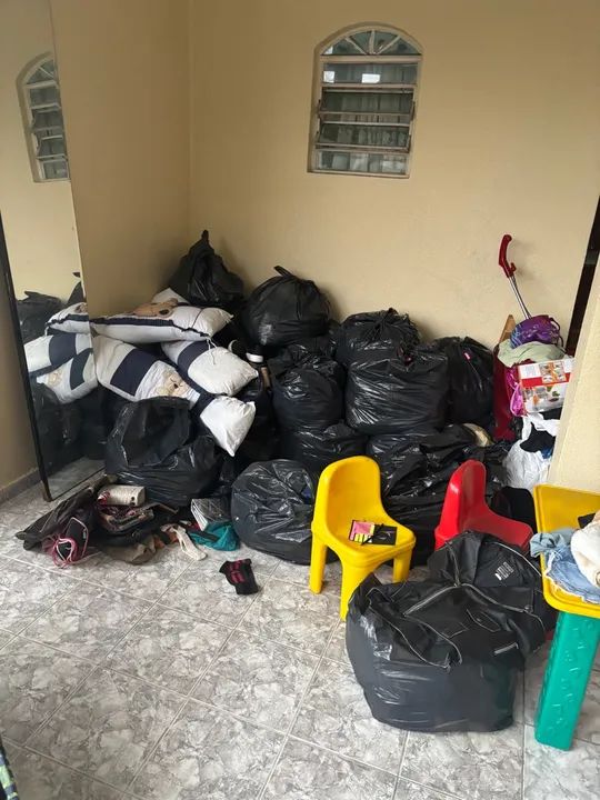 Lote de roupas usadas - ZARA, HERING, FARM, LEVIS