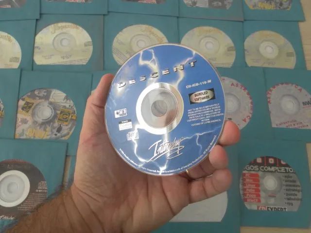 20 CDs Jogos Originais DESCENT, ASTRONOMICA e mais jogos, antigos (RARO)