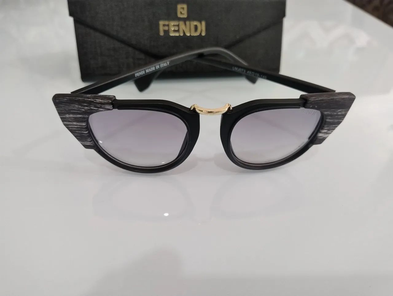 Óculos de sol Fendi novo na caixa 
