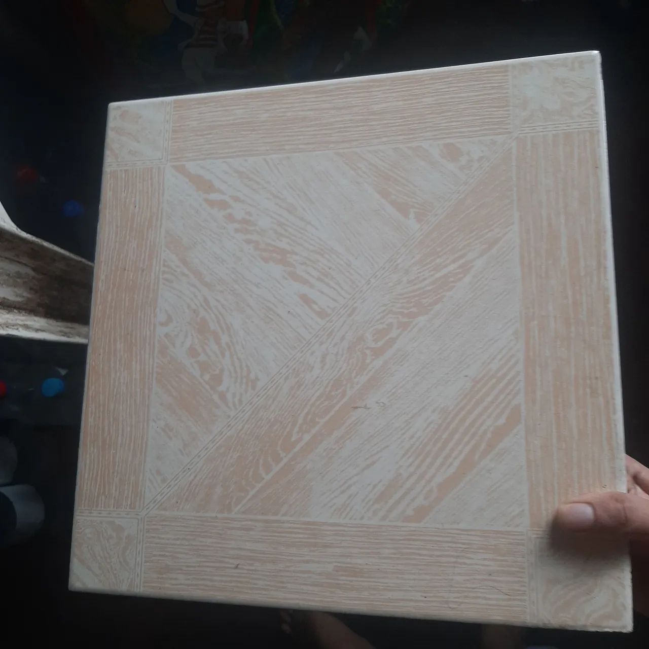 Piso (cerâmica)64595630081283121