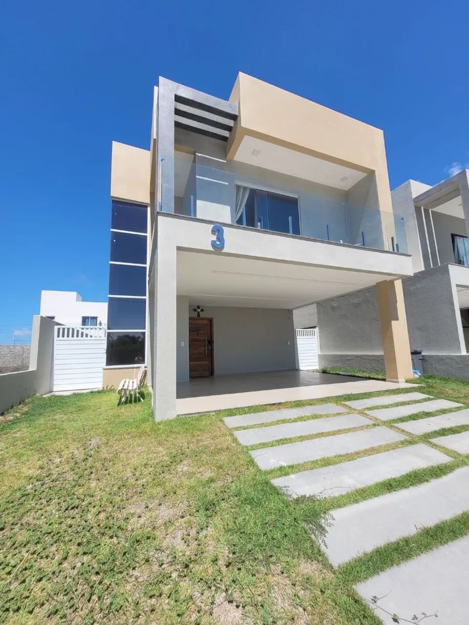 Belíssima Casa em condomínio. 