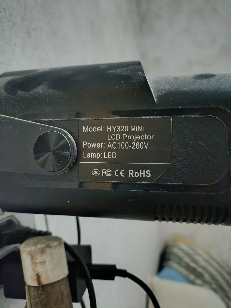 Projetor de imagem pegando normal 1 mês de uso.