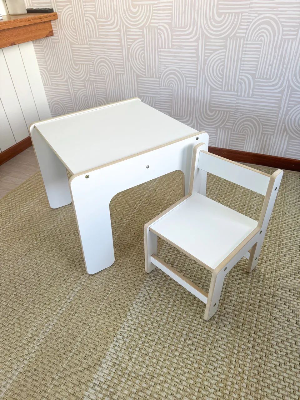 Mesa com uma cadeira  - Foto 2