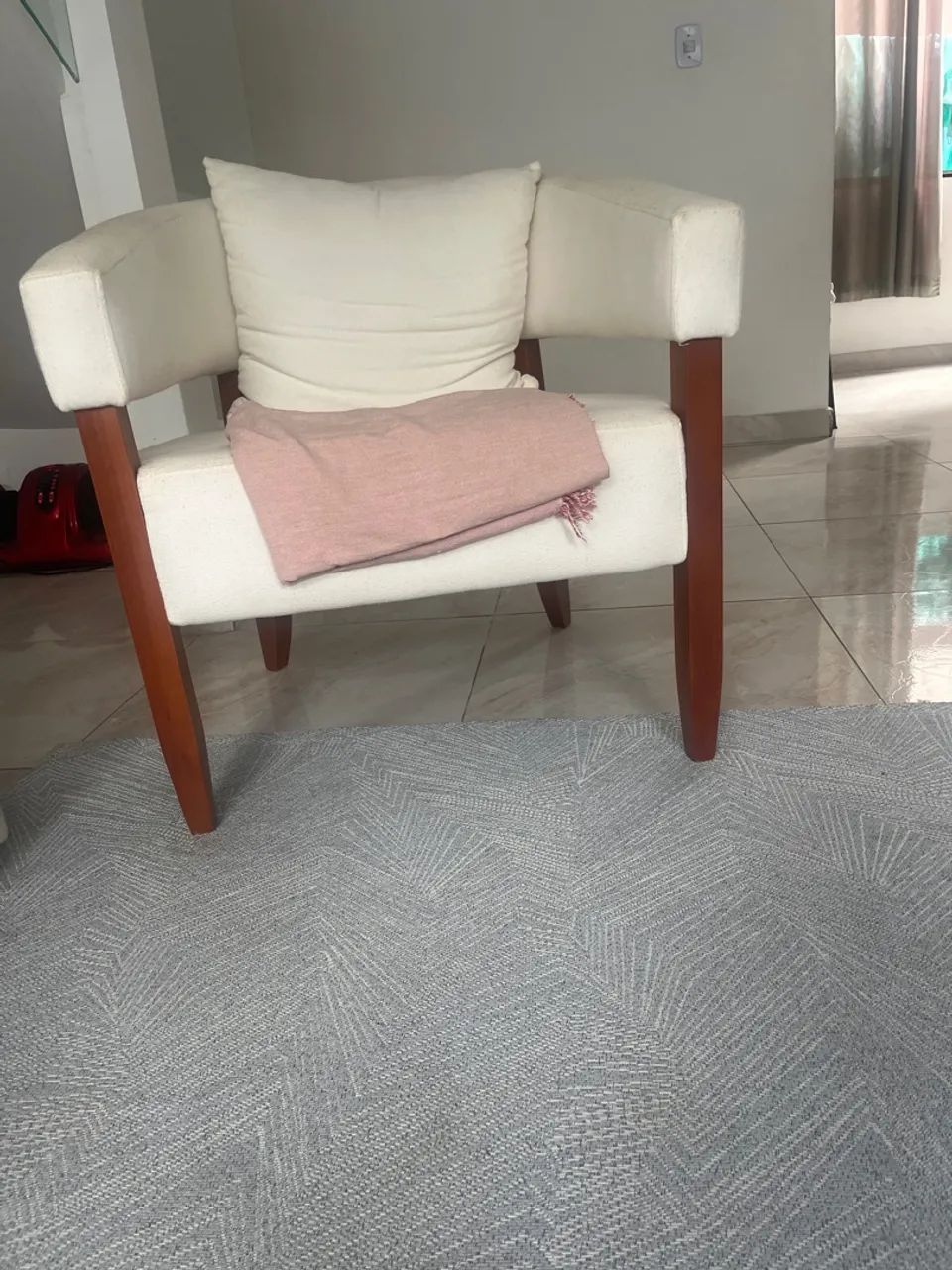 Poltrona branca  - Foto 5