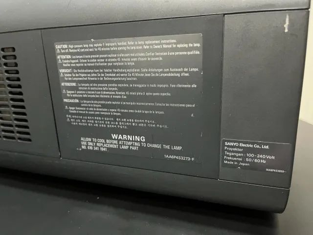 PROJETOR SANYO -PLC-XP200L COM CASE INCLUSA  - Foto 4