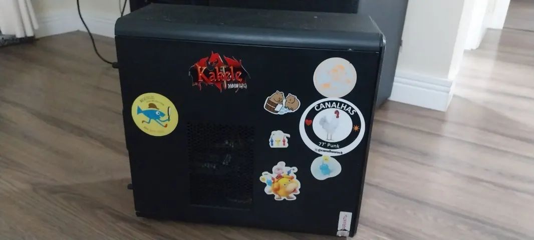 PC CPU Gabinete Quebex com processador i3 placa de Video AMD de 1 giga