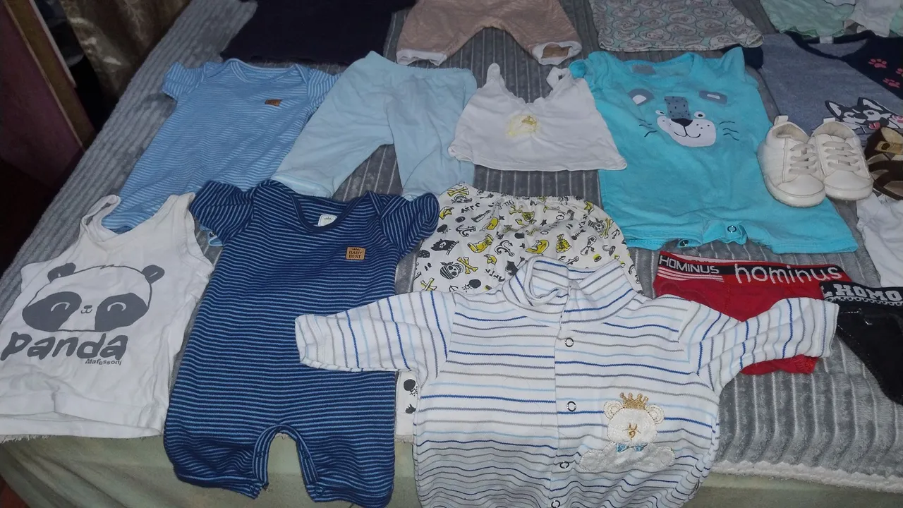 Lote de Roupas para Bebê - 0 a 4 meses