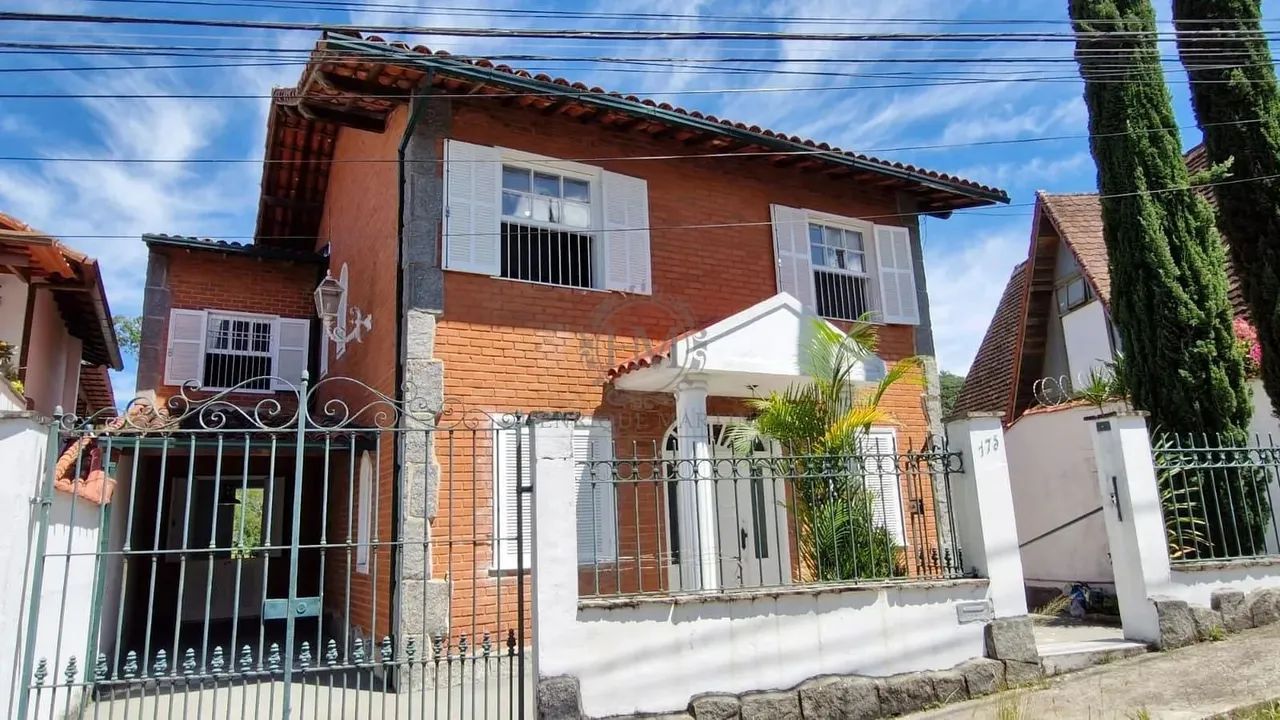 Casa à venda no Centro nobre de Petrópolis, RJ por R$ 1.390.000,00 - Foto 4