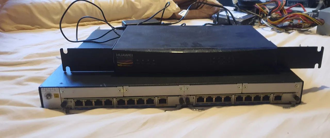 Huawei USG6000 e Roteador Huawei AR2200