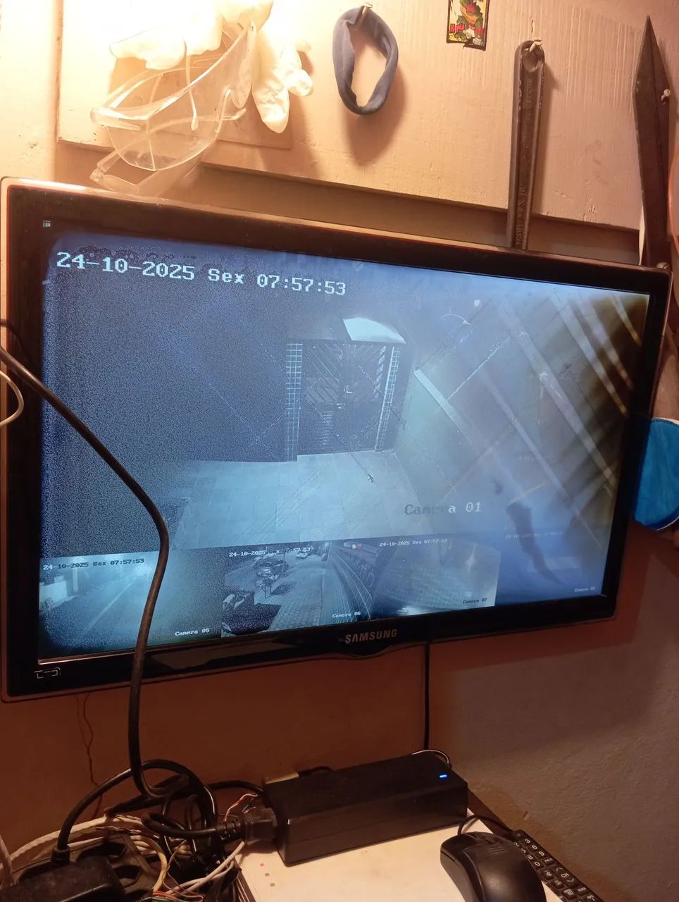 Tv Samsung 24 polegadas detalhes  - Foto 2