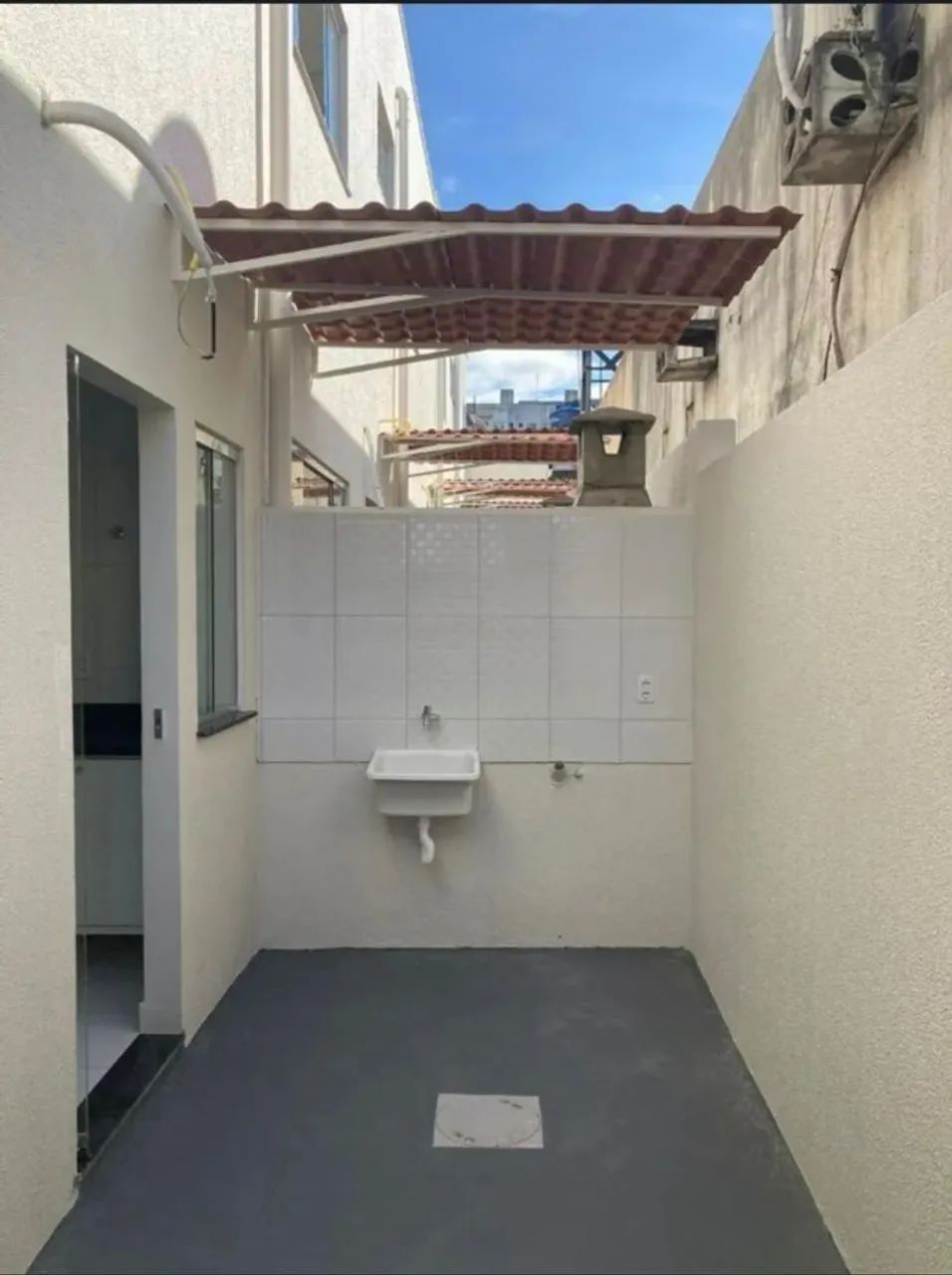 ALUGO / CASA DUPLEX COM EDÍCULA/ PARQUE 10. - Foto 3