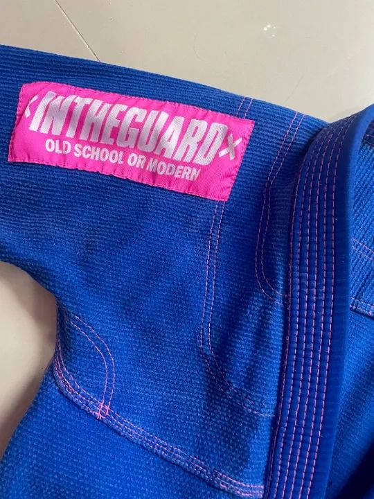 Kimono de Jiu-Jitsu Feminino Azul/Rosa- A0 - In The Guard - Ótimo estado (Florianópolis) - Foto 4