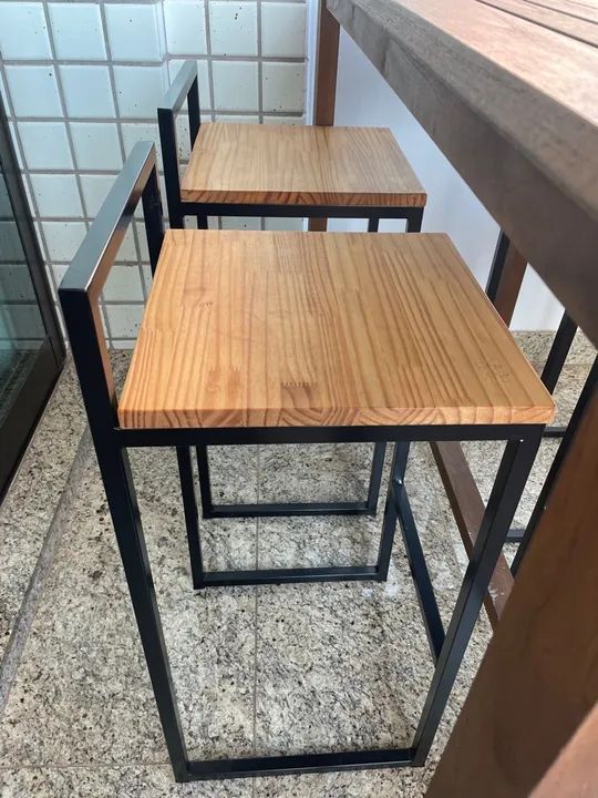 Mesa alta/ aparador de madeira maciça Tokstok - Foto 4