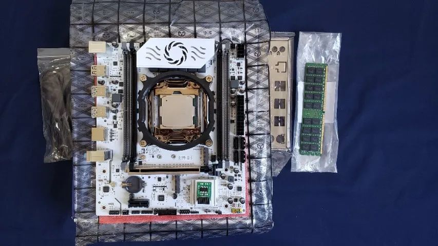 Kit Novo Soyo X99 World Premiere C612 + Xeon E5-2630v4 + 16GB DDR4 + Módulo TPM 2.0