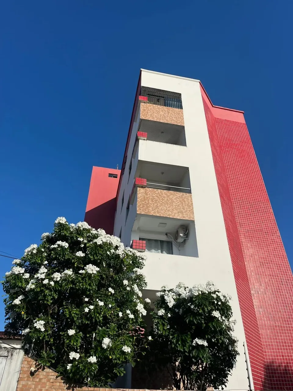 Vendo Apartamento no Renascença com elevador 1 quarto com suite R$210.000