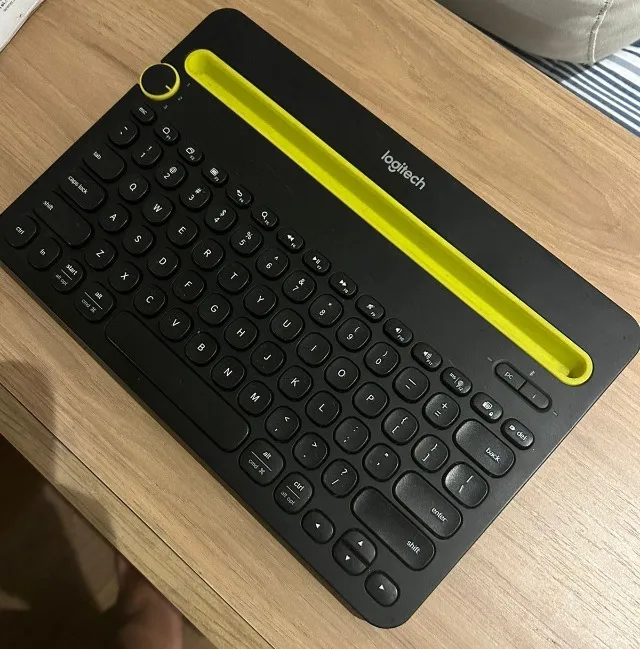 Teclado logitech bluetooth